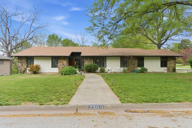 2860 S Chambery Avenue, Springfield, MO 65804