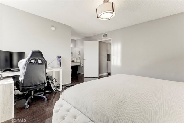 10260 Plainview Avenue 22, Tujunga, CA 91042