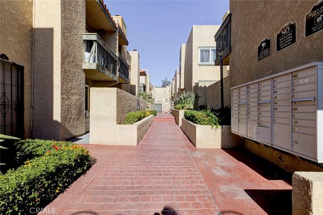 10260 Plainview Avenue 22, Tujunga, CA 91042
