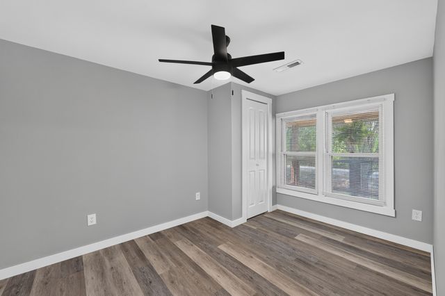 13 Old Lincoln Rd, Fayetteville, TN 37334