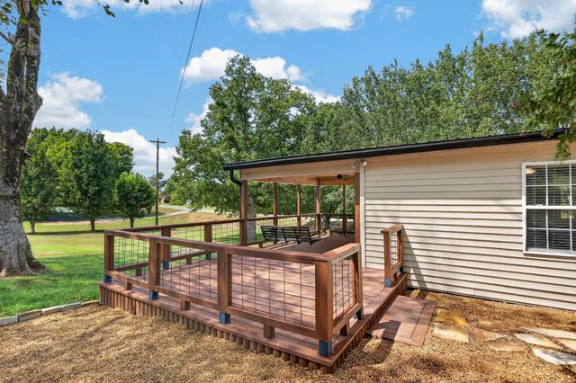 13 Old Lincoln Rd, Fayetteville, TN 37334