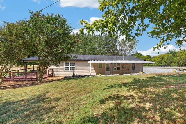 13 Old Lincoln Rd, Fayetteville, TN 37334