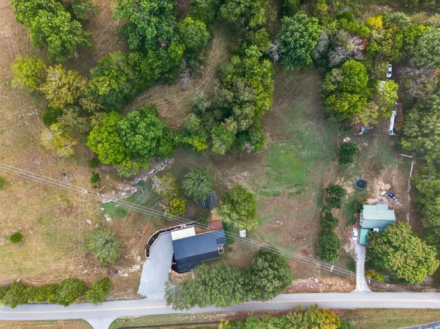13 Old Lincoln Rd, Fayetteville, TN 37334