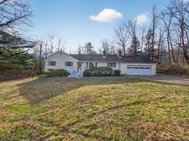 303 Cokesbury High Bridge Rd, Clinton Twp., NJ 08833