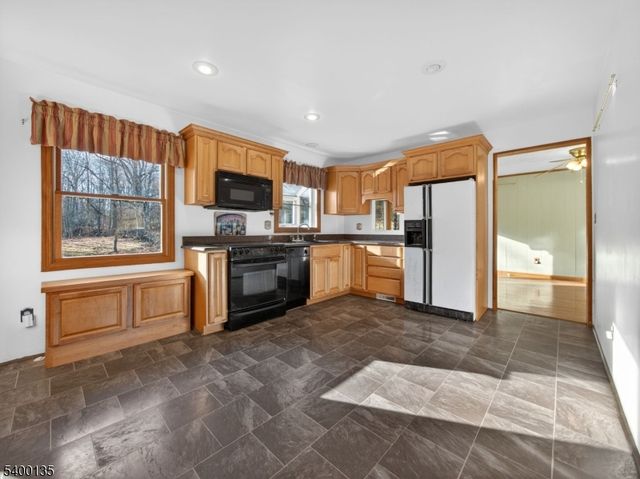 303 Cokesbury High Bridge Rd, Clinton Twp., NJ 08833