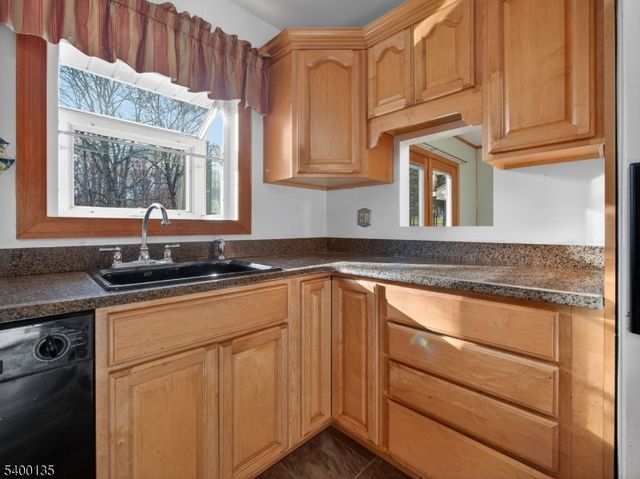 303 Cokesbury High Bridge Rd, Clinton Twp., NJ 08833