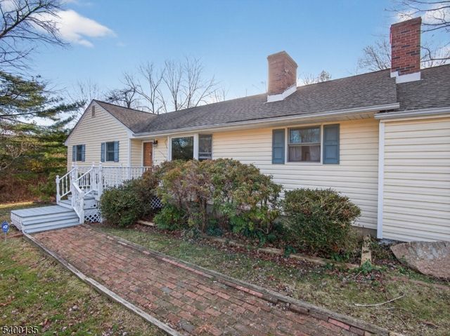 303 Cokesbury High Bridge Rd, Clinton Twp., NJ 08833