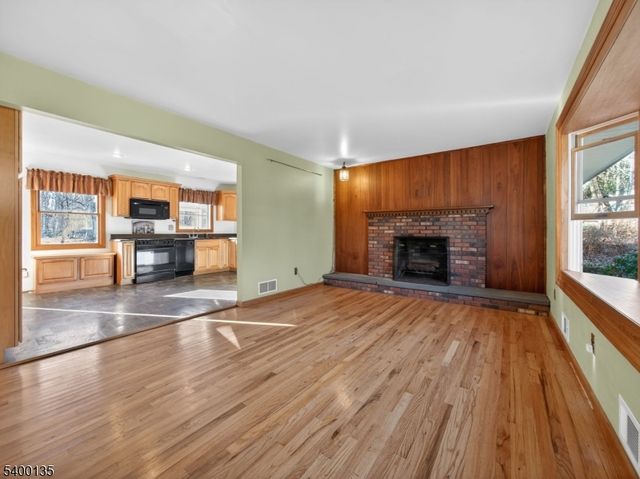 303 Cokesbury High Bridge Rd, Clinton Twp., NJ 08833