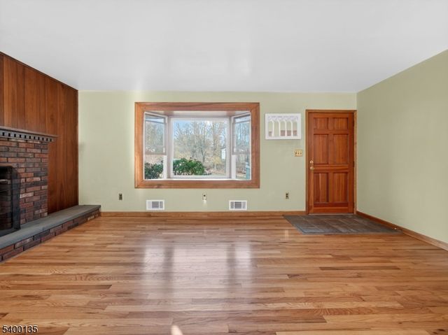 303 Cokesbury High Bridge Rd, Clinton Twp., NJ 08833