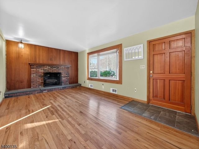 303 Cokesbury High Bridge Rd, Clinton Twp., NJ 08833