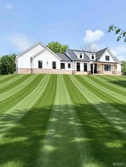 169 Gall Road, Columbia, IL 62236