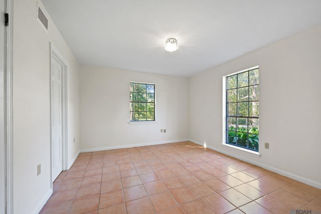 4560 Bluebell Dr, Baton Rouge, LA 70808