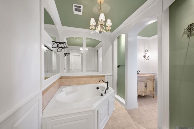 4560 Bluebell Dr, Baton Rouge, LA 70808