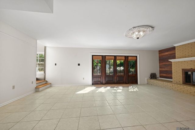 4560 Bluebell Dr, Baton Rouge, LA 70808