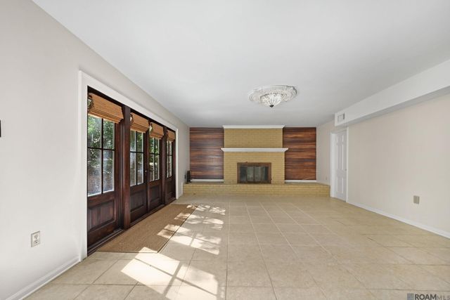 4560 Bluebell Dr, Baton Rouge, LA 70808