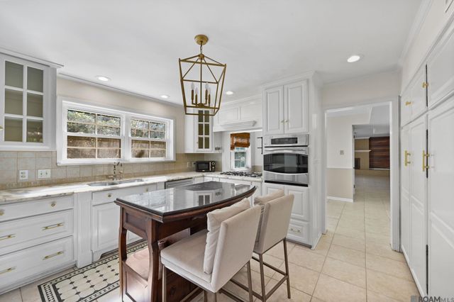 4560 Bluebell Dr, Baton Rouge, LA 70808