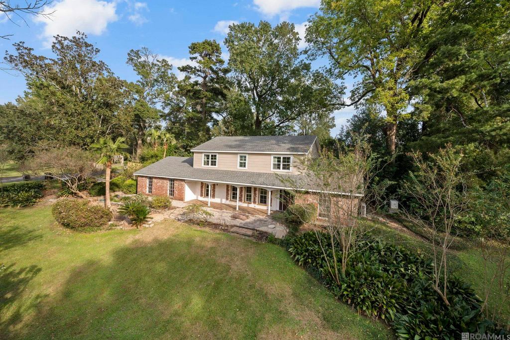 4560 Bluebell Dr, Baton Rouge, LA 70808