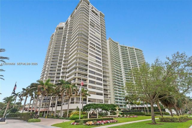20185 E Country Club Drive TS-7, Aventura, FL 33180