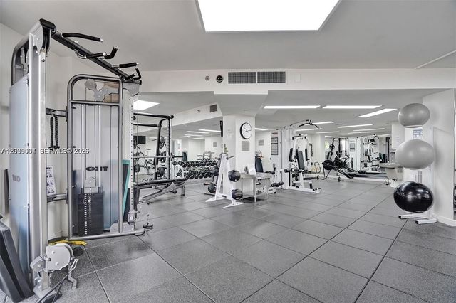 20185 E Country Club Drive TS-7, Aventura, FL 33180