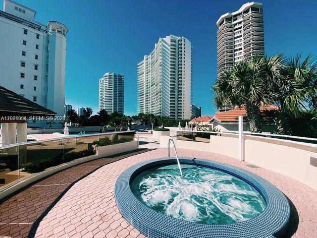 20185 E Country Club Drive TS-7, Aventura, FL 33180
