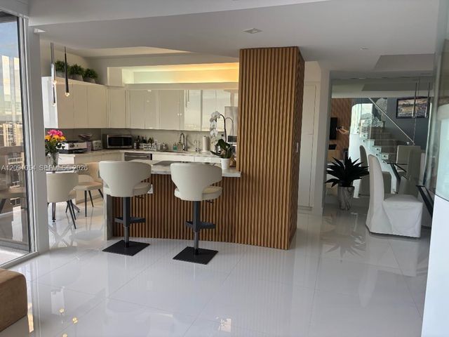 20185 E Country Club Drive TS-7, Aventura, FL 33180