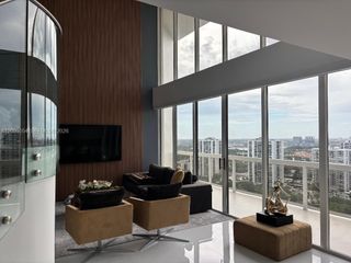20185 E Country Club Drive TS-7, Aventura, FL 33180