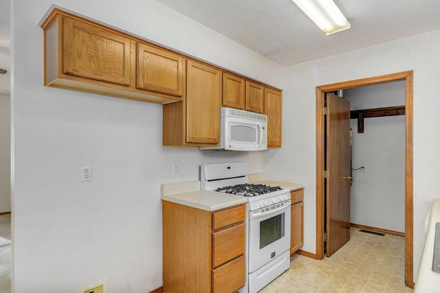 541 N Travis Street, Marshfield, MO 65706