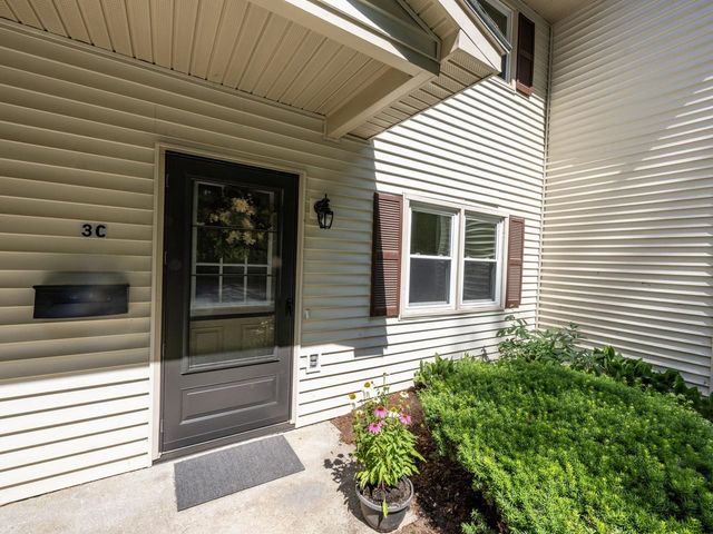 86 Pinecrest Dr Unit 3C, Essex, VT 05452