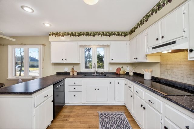 3515 Skyline Drive, Des Moines, IA 50310