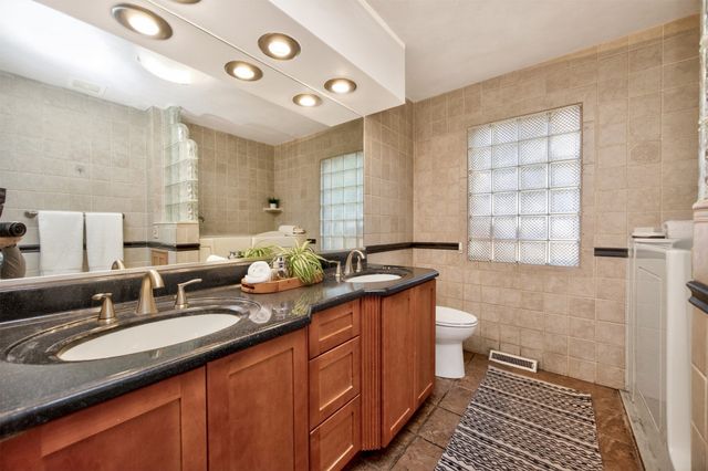 3515 Skyline Drive, Des Moines, IA 50310