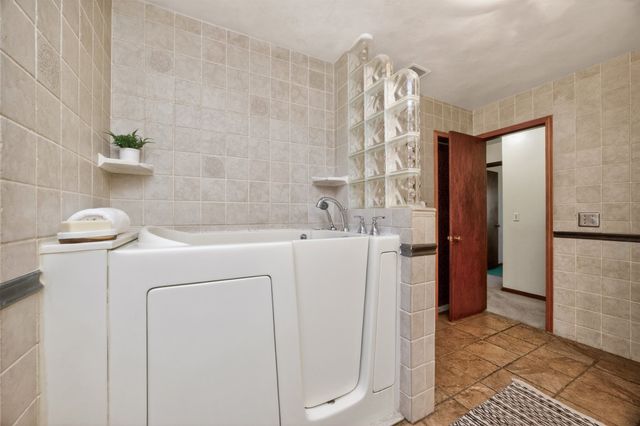 3515 Skyline Drive, Des Moines, IA 50310