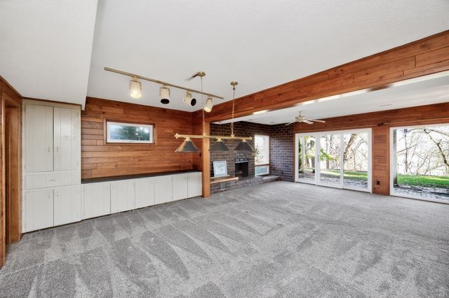 3515 Skyline Drive, Des Moines, IA 50310