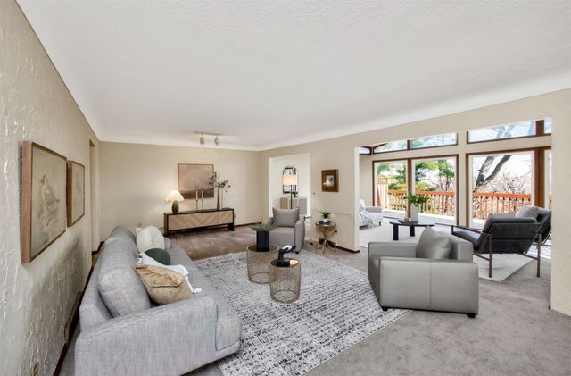 3515 Skyline Drive, Des Moines, IA 50310