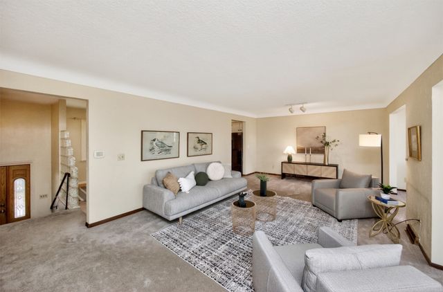 3515 Skyline Drive, Des Moines, IA 50310