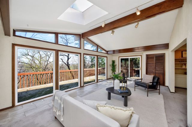 3515 Skyline Drive, Des Moines, IA 50310