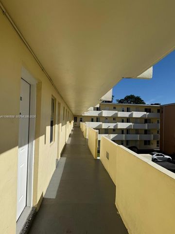 1201 NE 191st St G313, Miami, FL 33179