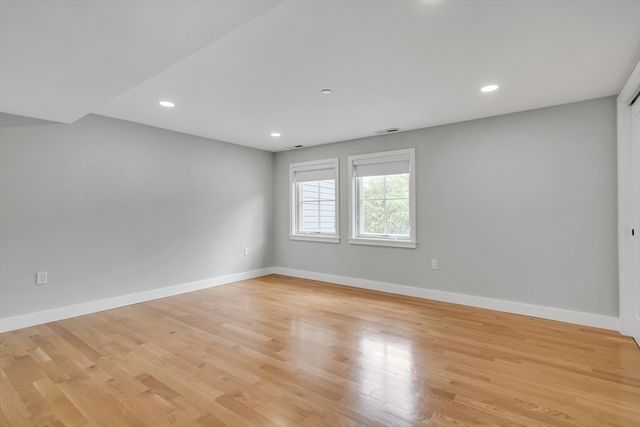 56 Franklin St B, Somerville, MA 02145