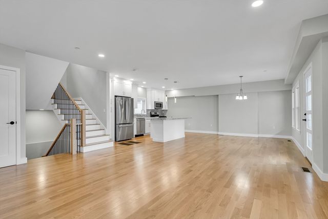 56 Franklin St B, Somerville, MA 02145