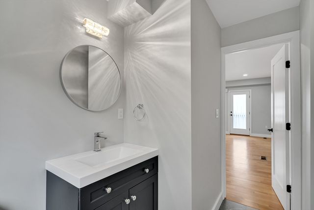 56 Franklin St B, Somerville, MA 02145