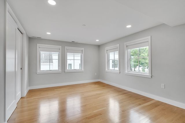 56 Franklin St B, Somerville, MA 02145