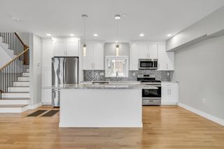 56 Franklin St B, Somerville, MA 02145