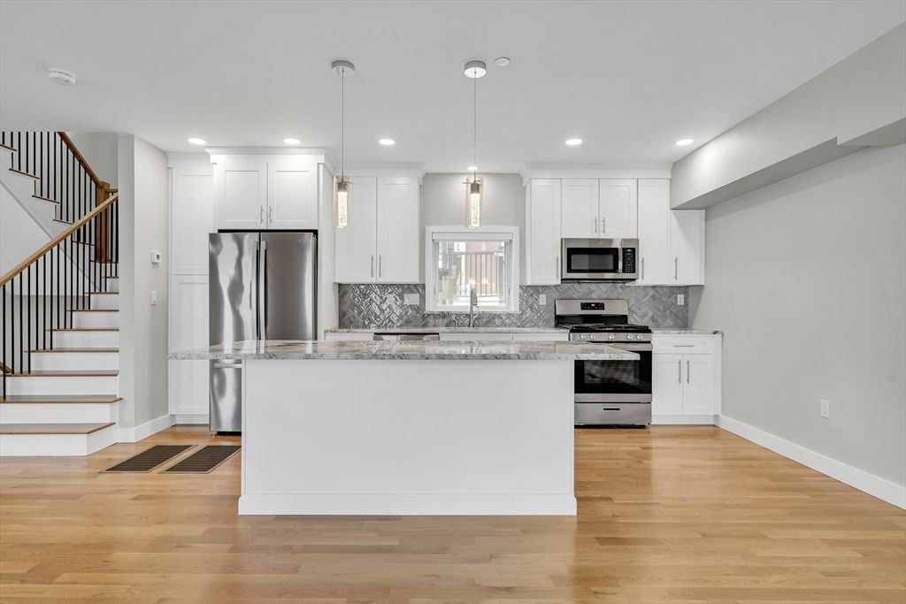 56 Franklin St B, Somerville, MA 02145