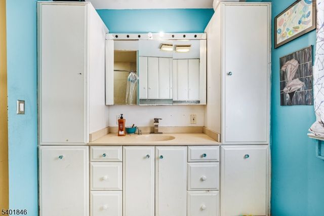 30 Portland Ave, Fanwood Boro, NJ 07023