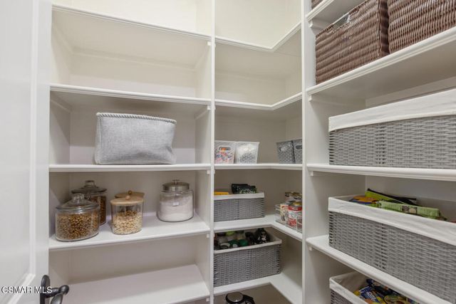 123 Mayflower Street, Thousand Oaks, CA 91360