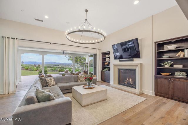 123 Mayflower Street, Thousand Oaks, CA 91360