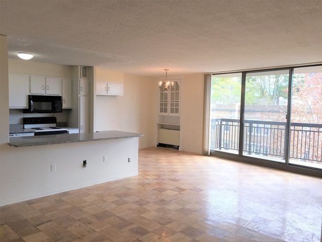 60 Longwood Ave 408, Brookline, MA 02446