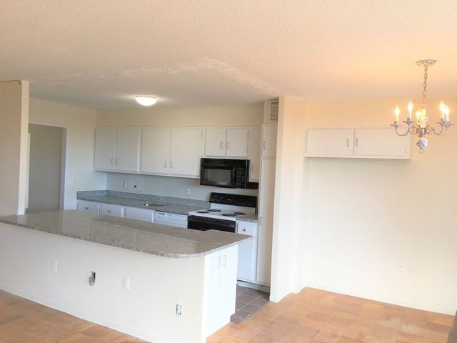 60 Longwood Ave 408, Brookline, MA 02446