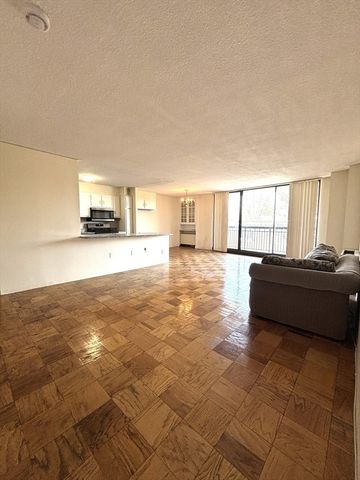 60 Longwood Ave 408, Brookline, MA 02446