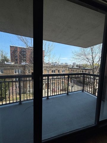 60 Longwood Ave 408, Brookline, MA 02446