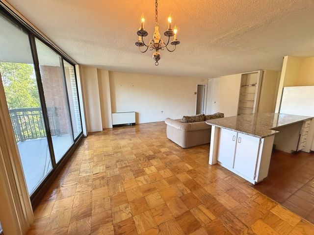60 Longwood Ave 408, Brookline, MA 02446